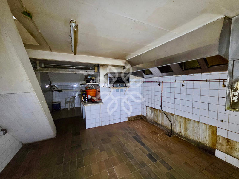 Immeuble - 305 m² - 20 pièces