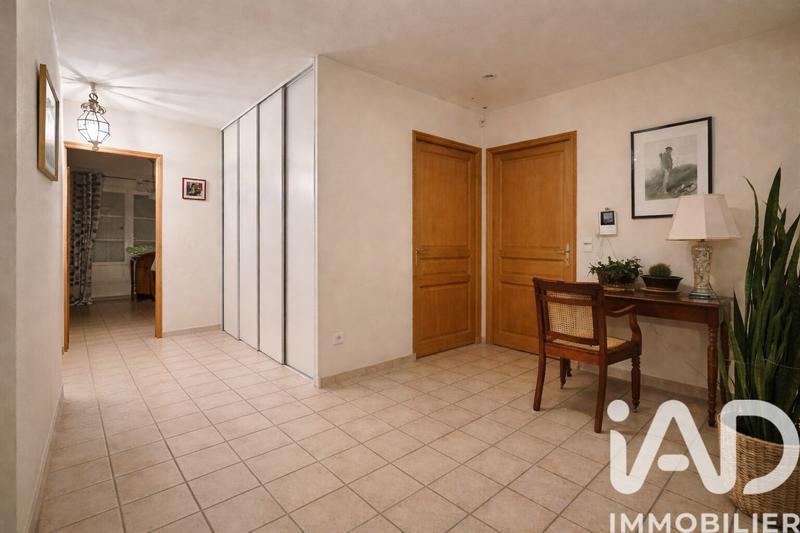 Maison - 237 m² - 7 pièces