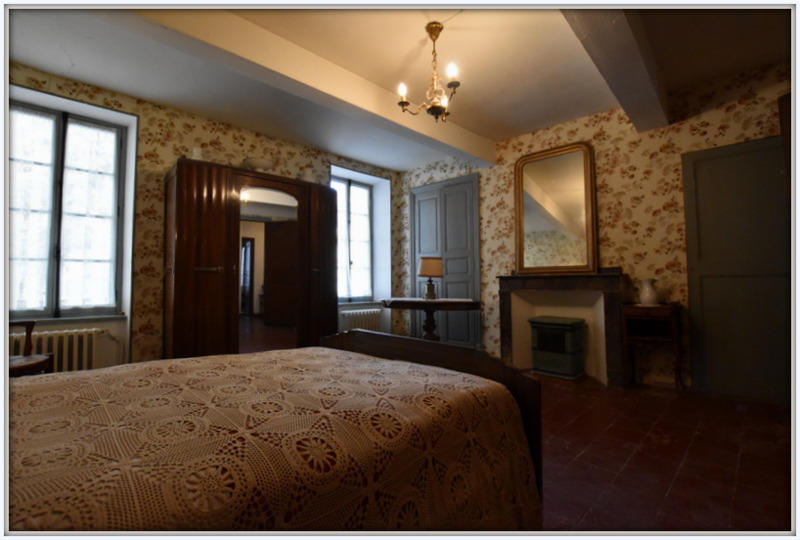 Maison - 209 m² - 8 pièces