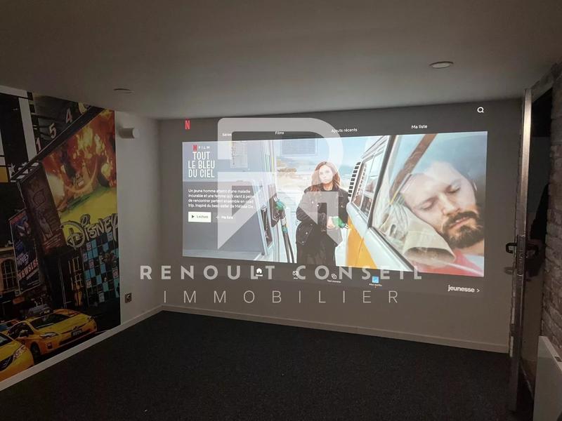 Maison - 240 m² - 9 pièces