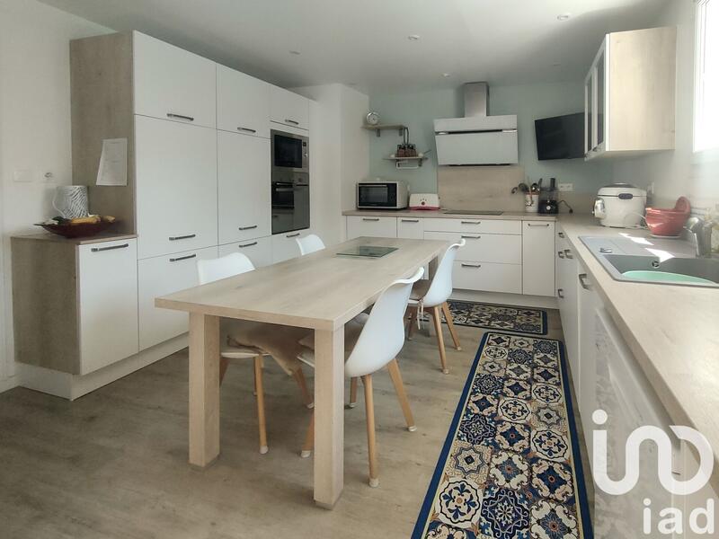 Maison - 181 m² - 6 pièces