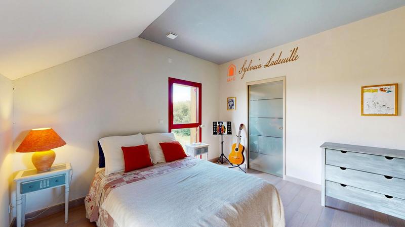 Maison - 180 m² - 5 pièces