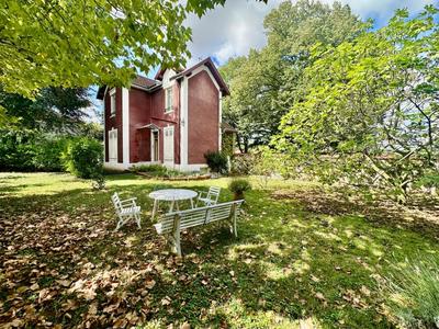 Maison - 96 m² - 4 pièces