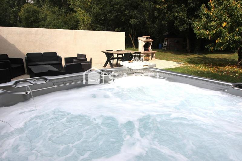 Maison - 296 m² - 12 pièces