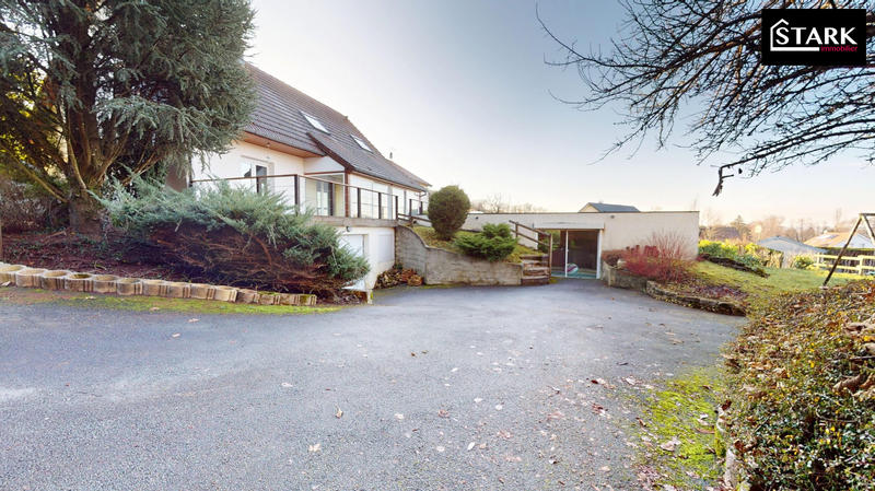 Maison - 224 m² - 6 pièces