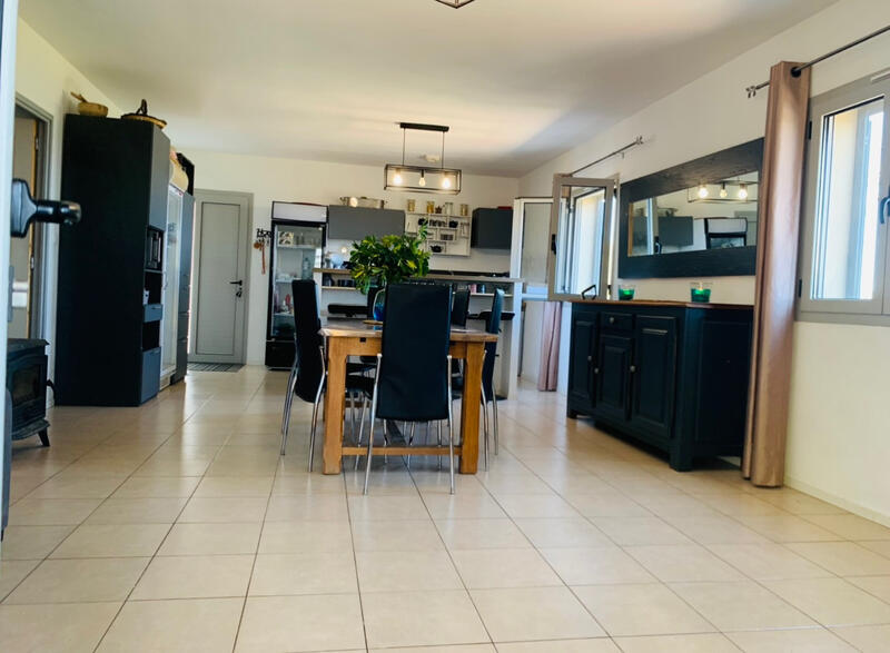 Maison - 90 m² - 5 pièces