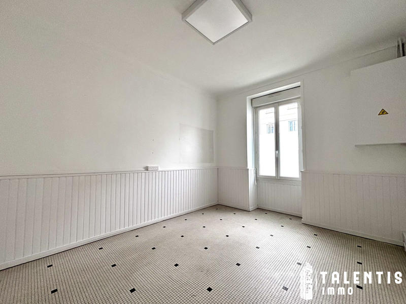 Maison - 209 m² - 12 pièces