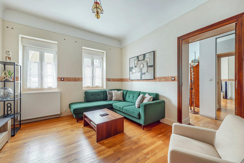 Maison - 229 m² - 11 pièces