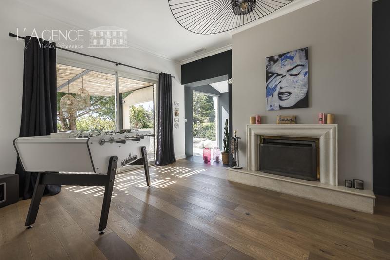 Maison - 270 m² - 6 pièces