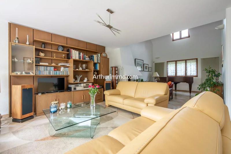 Maison - 200 m² - 8 pièces