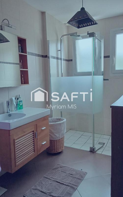 Maison - 185 m² - 6 pièces