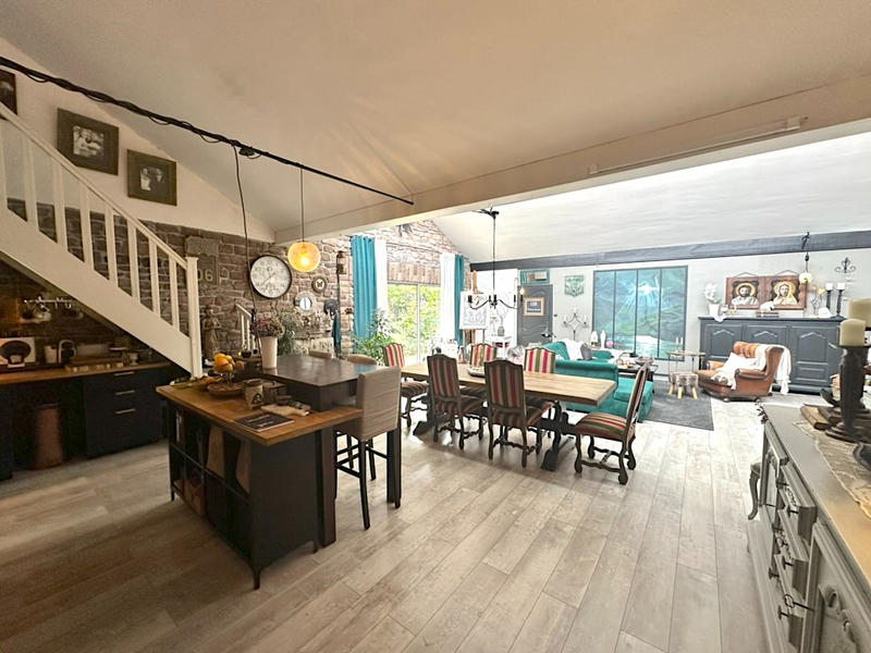 Maison - 200 m² - 6 pièces