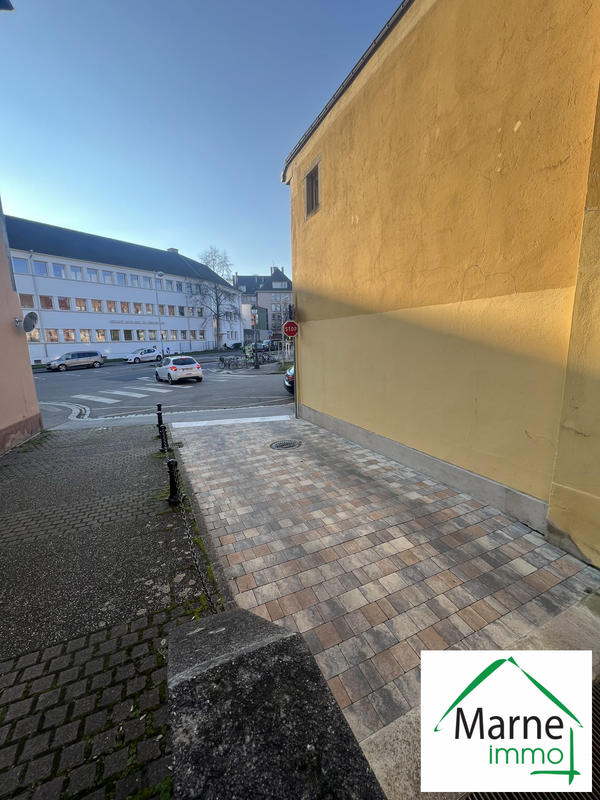 Parking / Garage - 12 m²