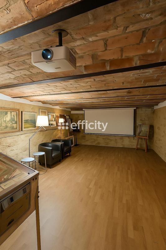 Maison - 304 m² - 9 pièces