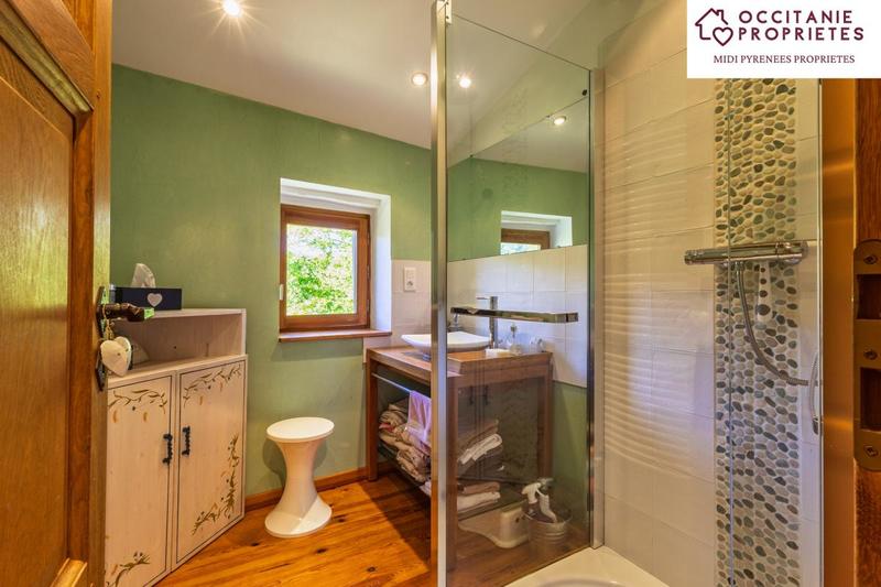 Propriété - 362 m² - 20 pièces