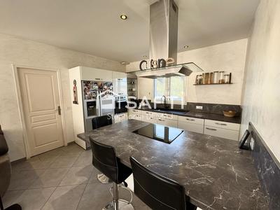 Maison - 150 m² - 4 pièces