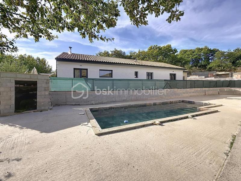 Maison - 137 m² - 4 pièces