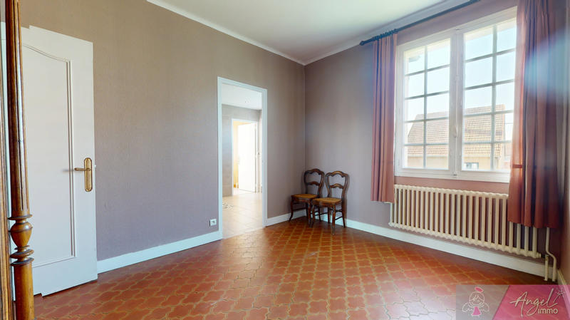 Maison - 188 m² - 8 pièces