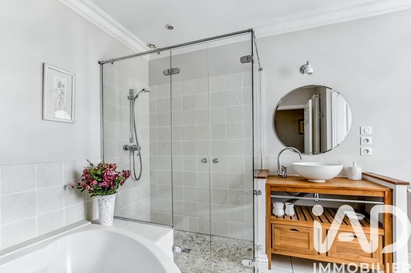 Maison - 435 m² - 11 pièces