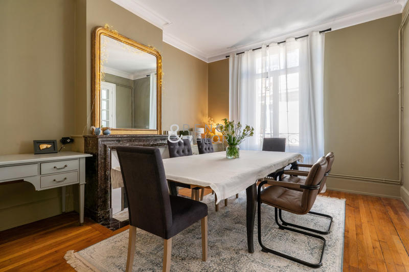 Appartement - 148 m² - 5 pièces