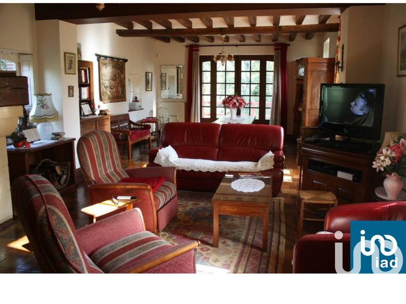 Maison - 186 m² - 9 pièces