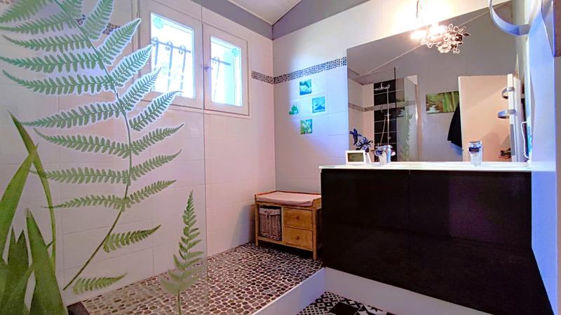 Maison - 96 m² - 4 pièces