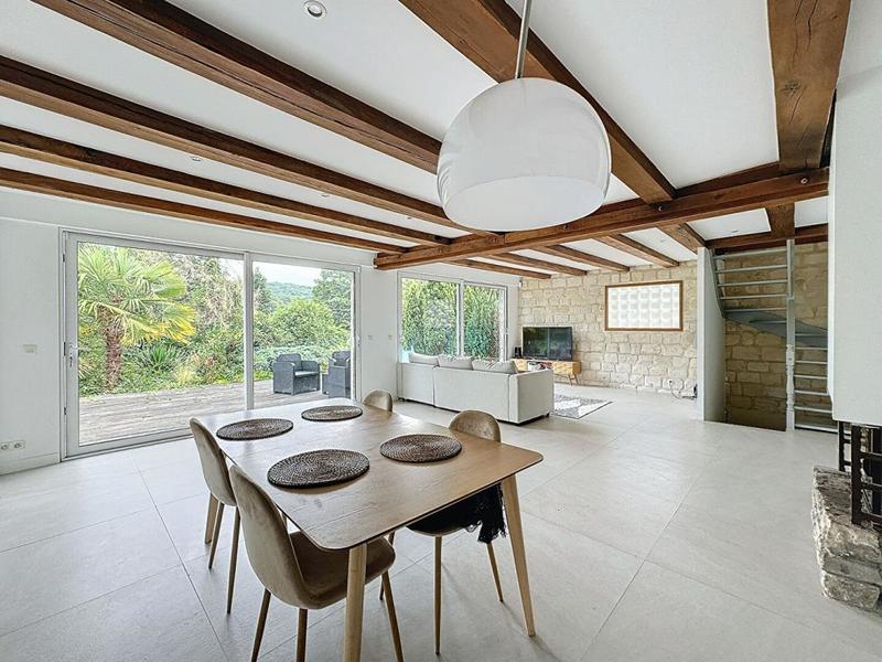 Maison - 170 m² - 7 pièces