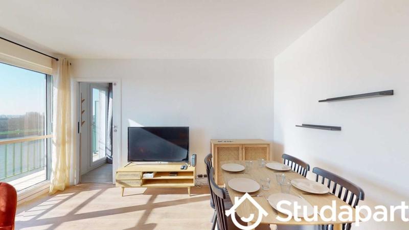 Chambre - 11 m² - 1 pièce