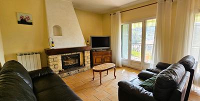 Maison - 550 m² - 4 pièces