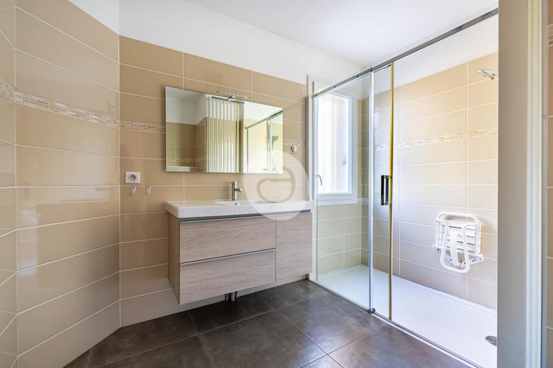 Maison - 427 m² - 14 pièces