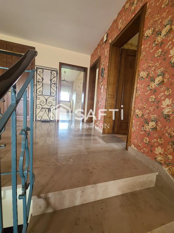 Maison - 297 m² - 9 pièces