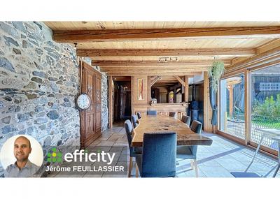 Maison - 300 m² - 12 pièces