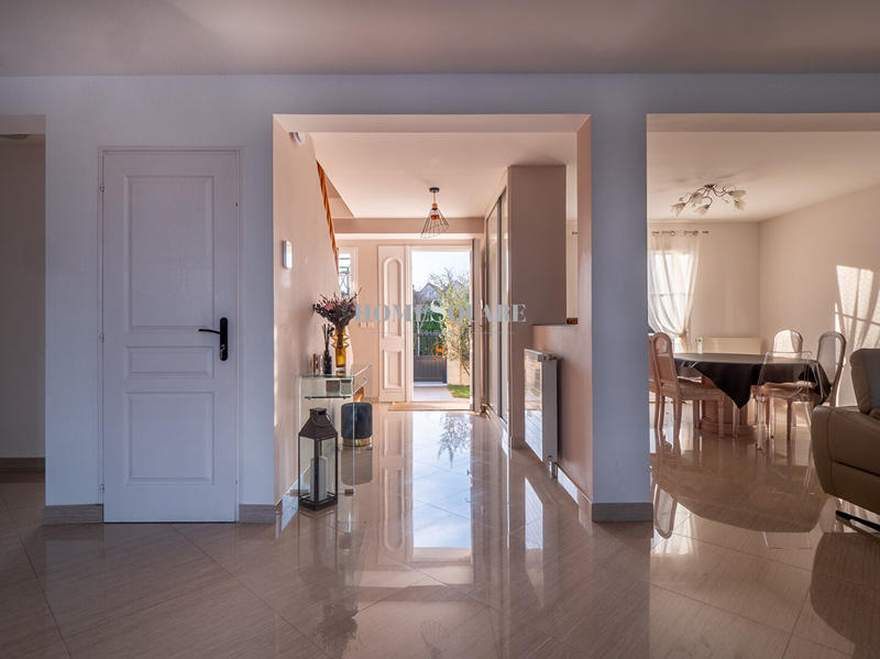 Maison - 162 m² - 6 pièces