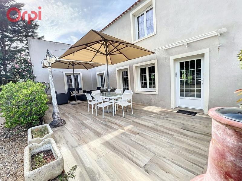 Maison - 297 m² - 6 pièces