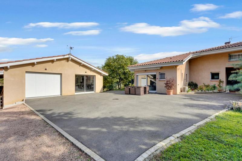 Maison - 195 m² - 7 pièces