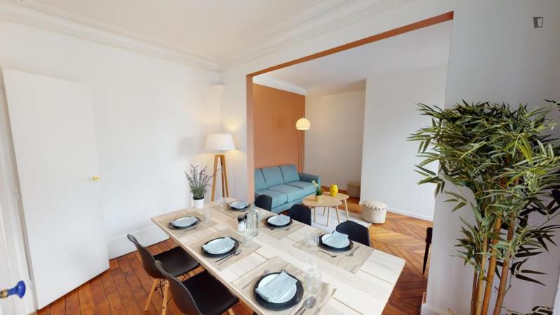 Chambre - 11 m² - 6 pièces