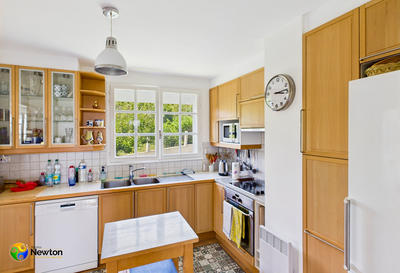 Maison - 230 m² - 5 pièces