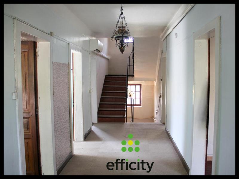 Maison - 262 m² - 6 pièces