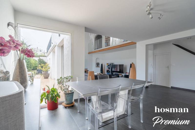 Maison - 298 m² - 8 pièces