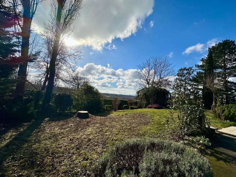 Maison - 213 m² - 7 pièces