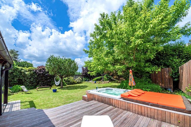 Demeure - 212 m² - 10 pièces