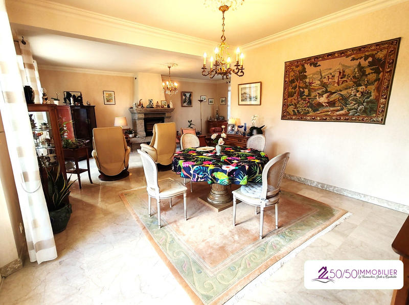 Maison - 160 m² - 7 pièces