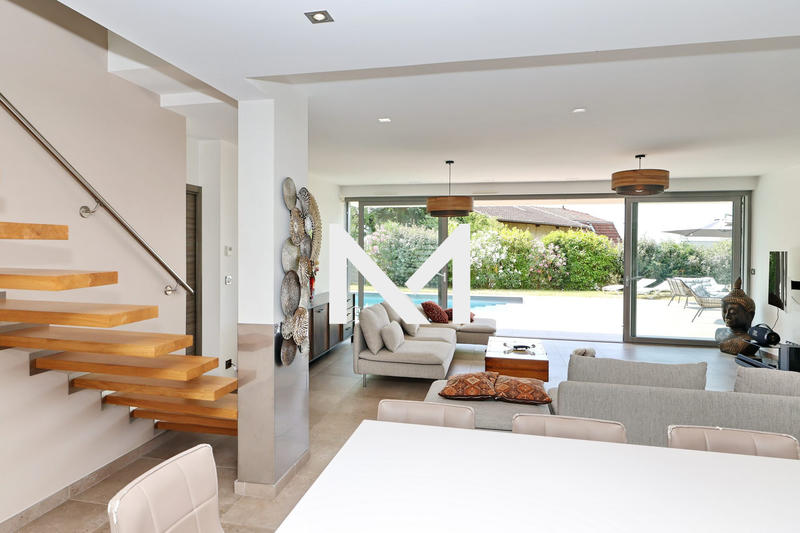 Maison contemporaine - 171 m² - 6 pièces