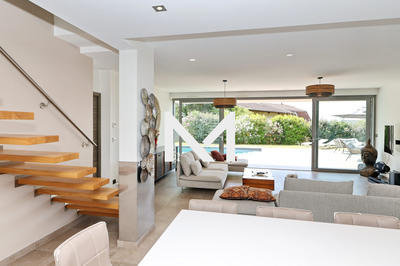 Maison contemporaine - 171 m² - 6 pièces