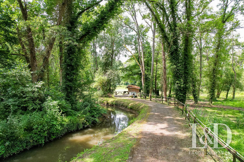 Maison - 310 m² - 14 pièces