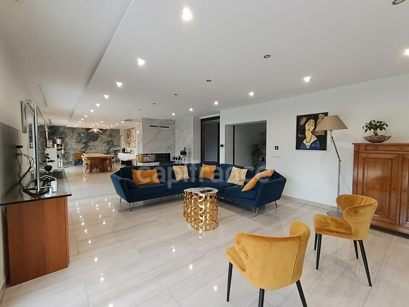 Maison d'architecte - 376 m² - 11 pièces