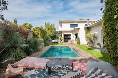 Villa - 240 m² - 6 pièces