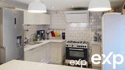 Maison traditionnelle - 192 m² - 7 pièces