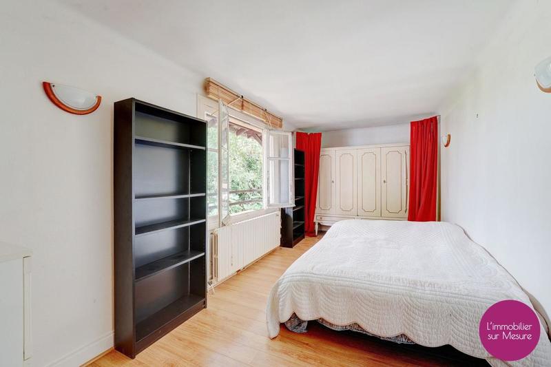 Maison - 215 m² - 8 pièces