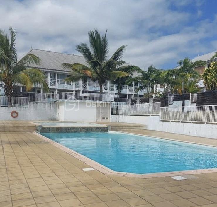 Studio - 30 m² - 1 pièce